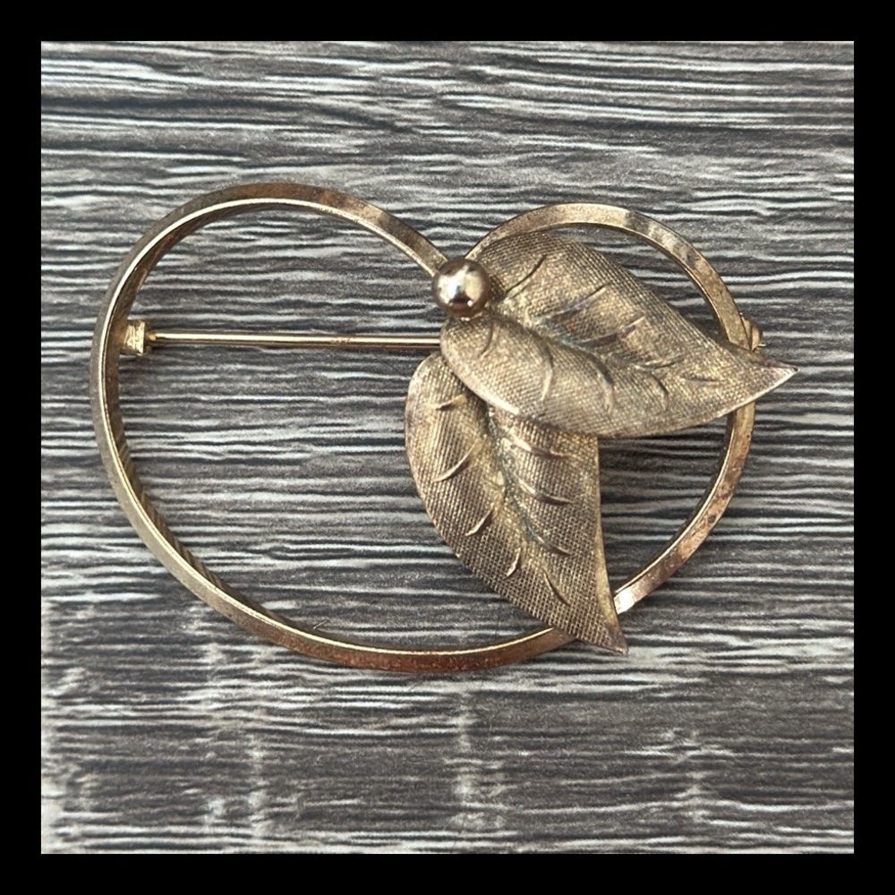 Vintage 90s heart shaped apple brooch teacher gift Lovecore earth girl retro pin